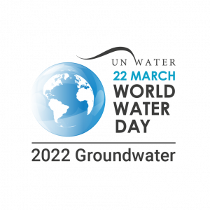 World Water days logotyp på ljusgrå botten för 2022 års tema. En blå jordglob med texten UN water 22 march world water day 2022 Groundwater